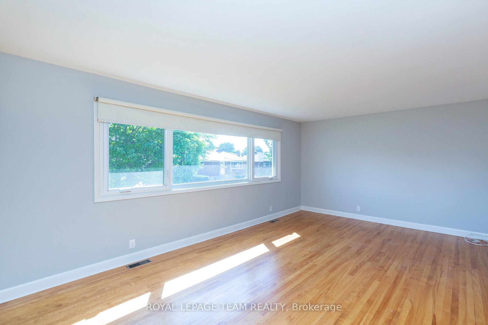 Photo 28 of 676 Borthwick Avenue, Ottawa, Castle Heights/Rideau High — HOMEH
