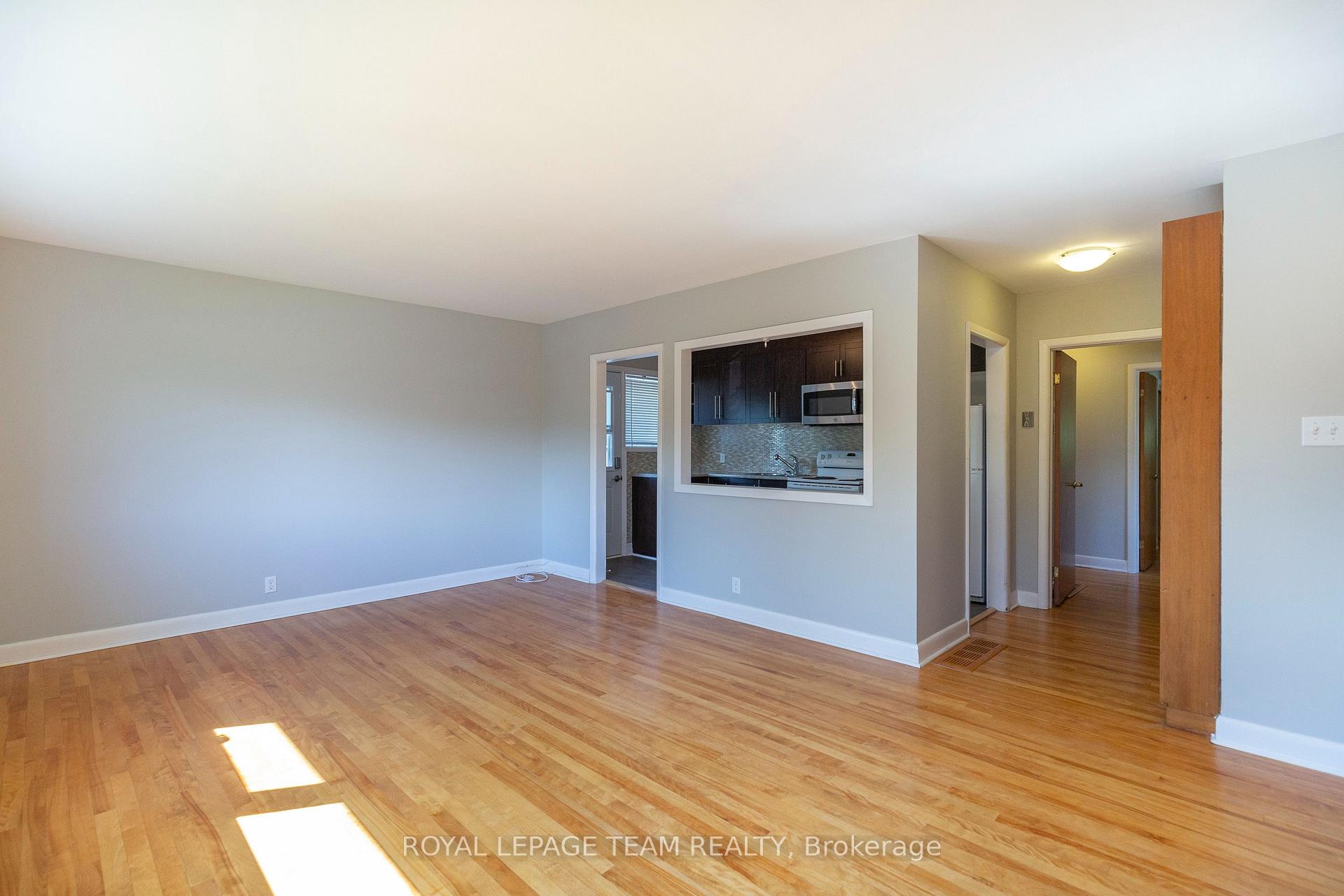 Photo 29 of 676 Borthwick Avenue, Ottawa, Castle Heights/Rideau High — HOMEH