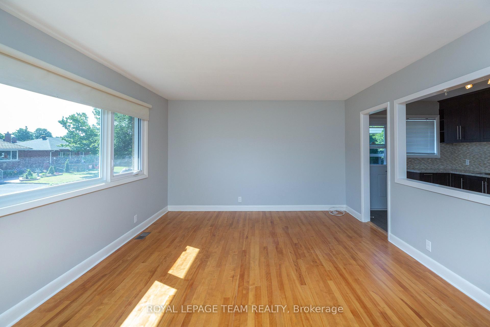 Photo 30 of 676 Borthwick Avenue, Ottawa, Castle Heights/Rideau High — HOMEH