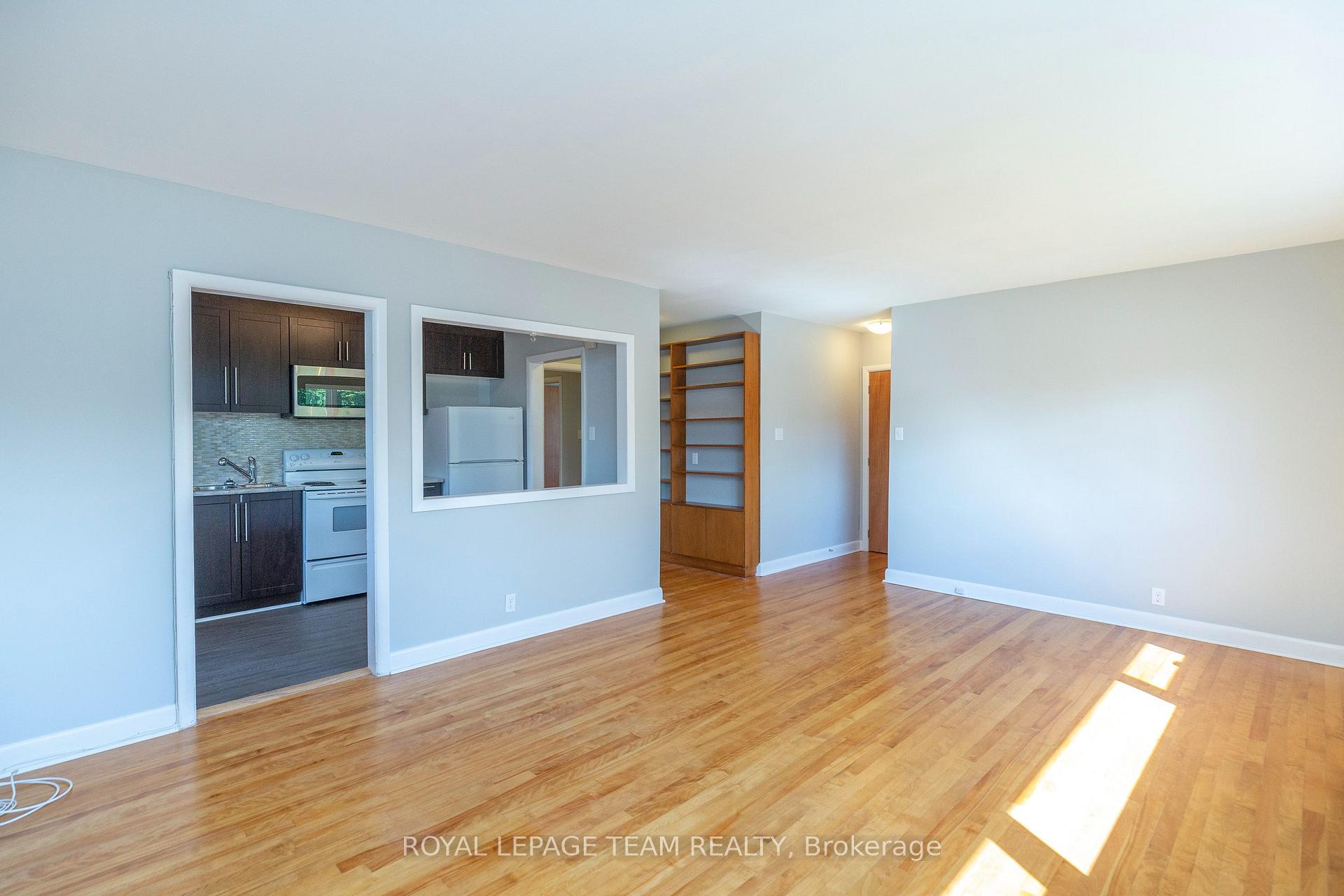 Photo 32 of 676 Borthwick Avenue, Ottawa, Castle Heights/Rideau High — HOMEH