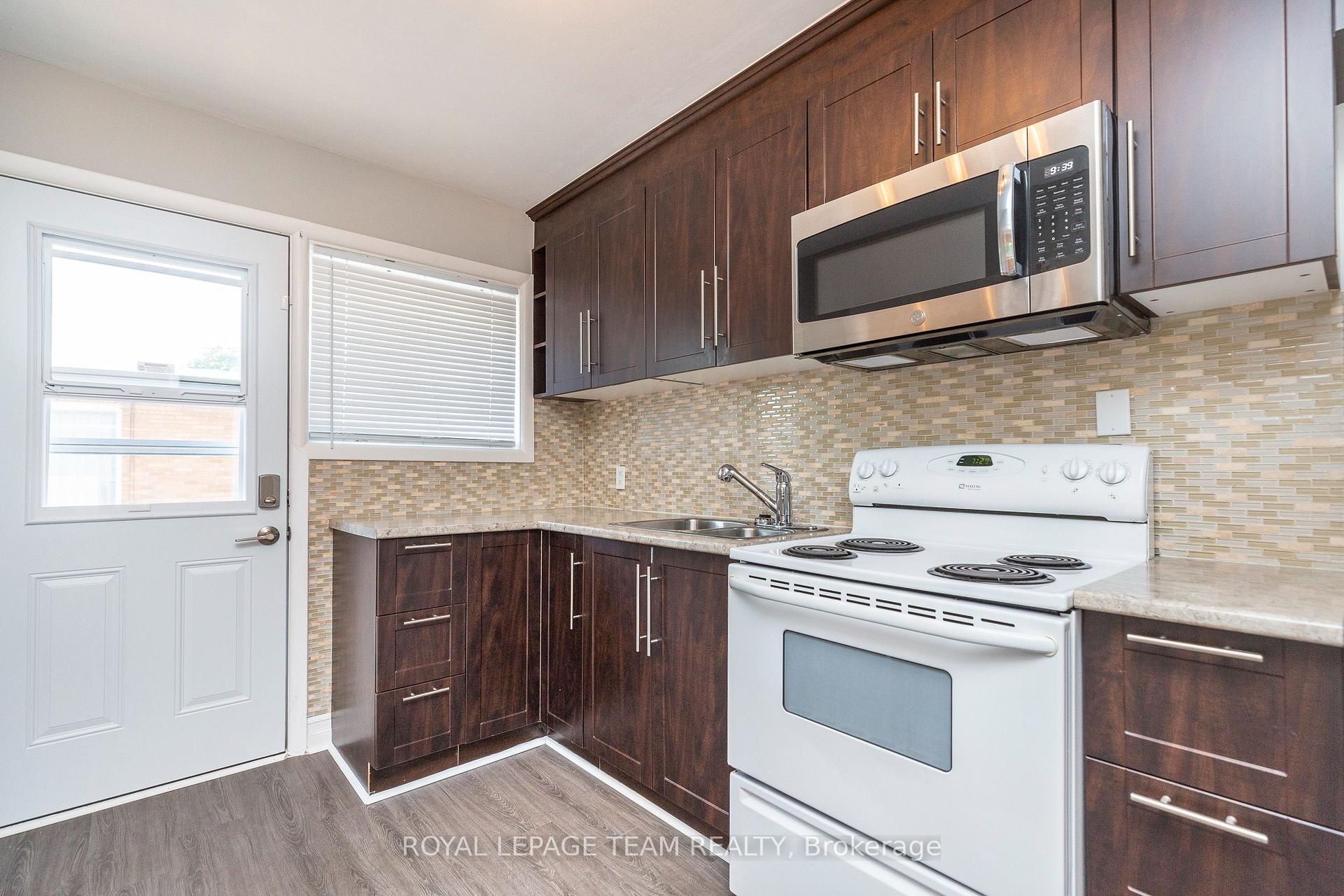 Photo 35 of 676 Borthwick Avenue, Ottawa, Castle Heights/Rideau High — HOMEH