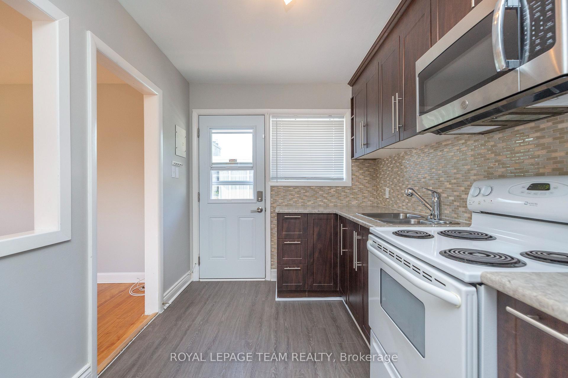 Photo 36 of 676 Borthwick Avenue, Ottawa, Castle Heights/Rideau High — HOMEH