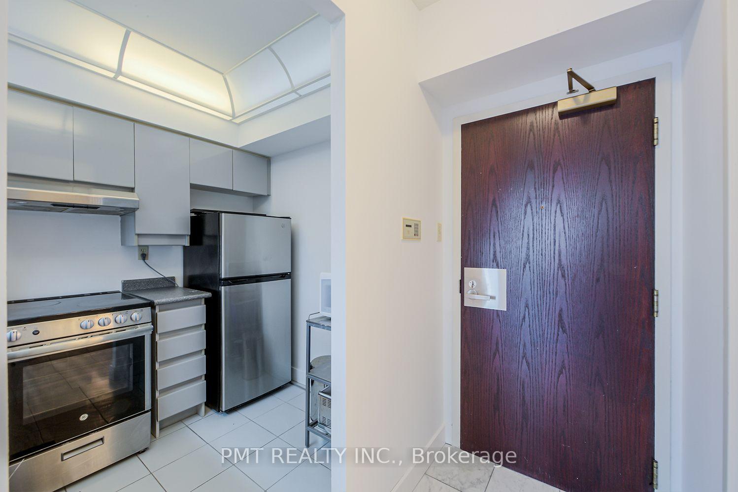 Photo 2 of Unit 1612, 736 Bay Street, Toronto, Bay Street Corridor — HOMEH