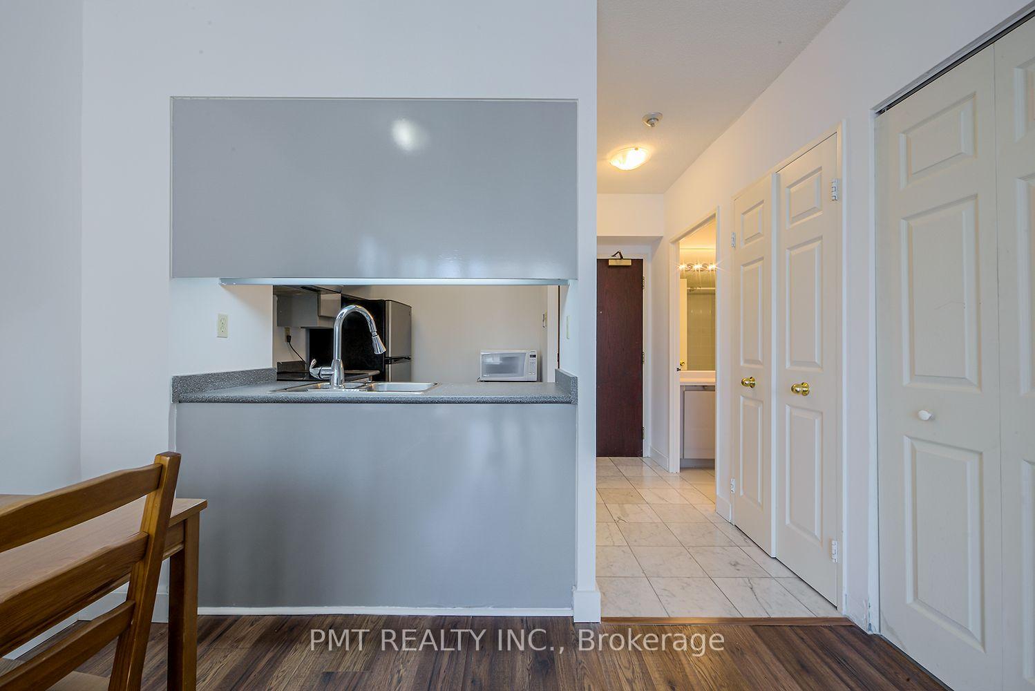 Photo 7 of Unit 1612, 736 Bay Street, Toronto, Bay Street Corridor — HOMEH