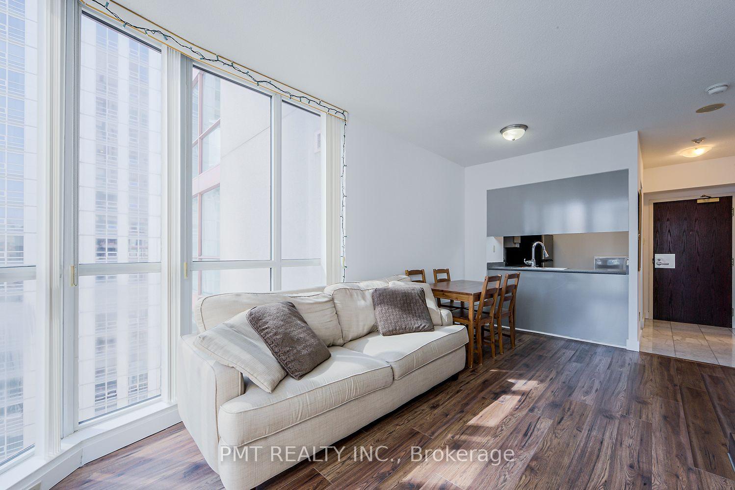 Photo 11 of Unit 1612, 736 Bay Street, Toronto, Bay Street Corridor — HOMEH