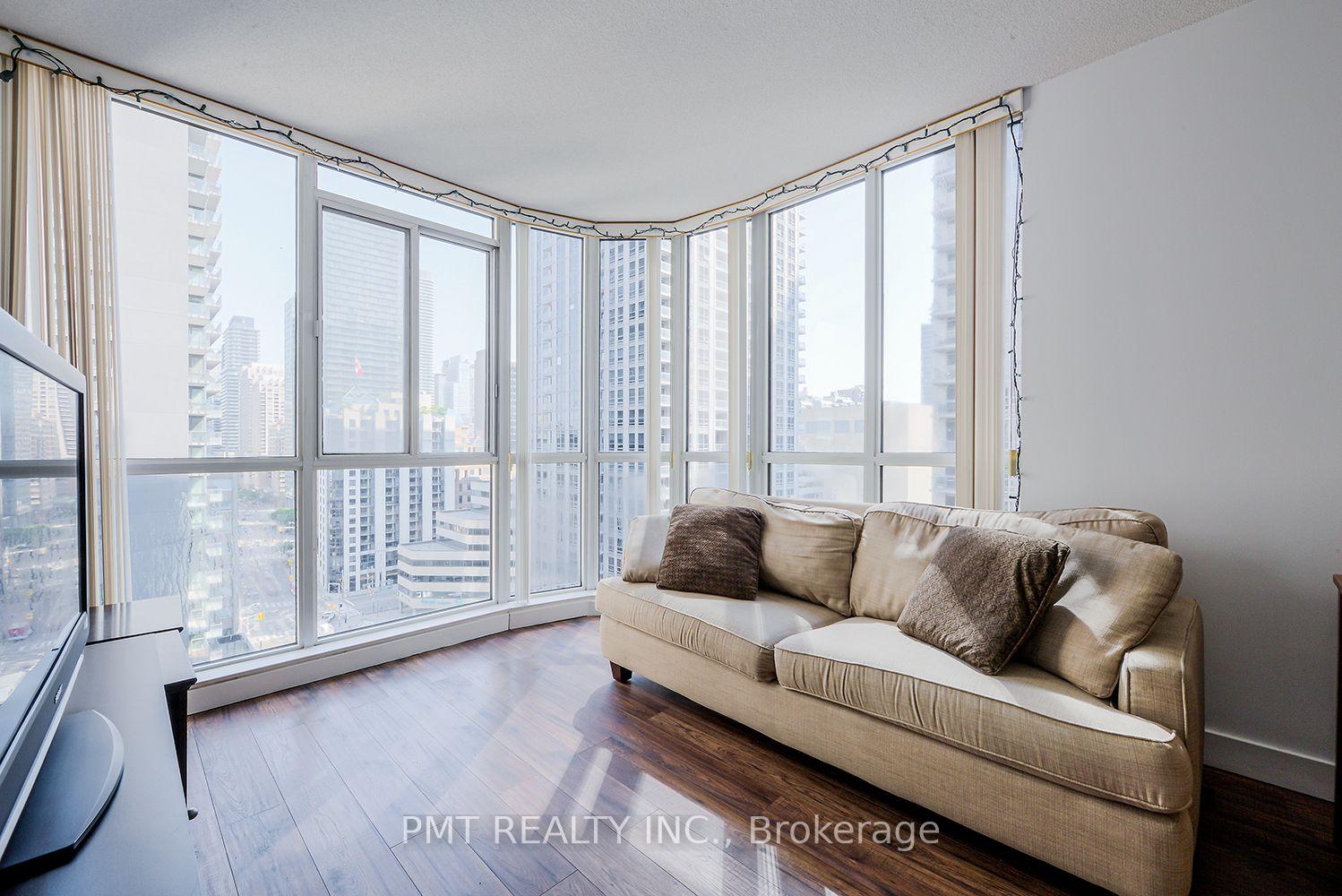 Photo 12 of Unit 1612, 736 Bay Street, Toronto, Bay Street Corridor — HOMEH