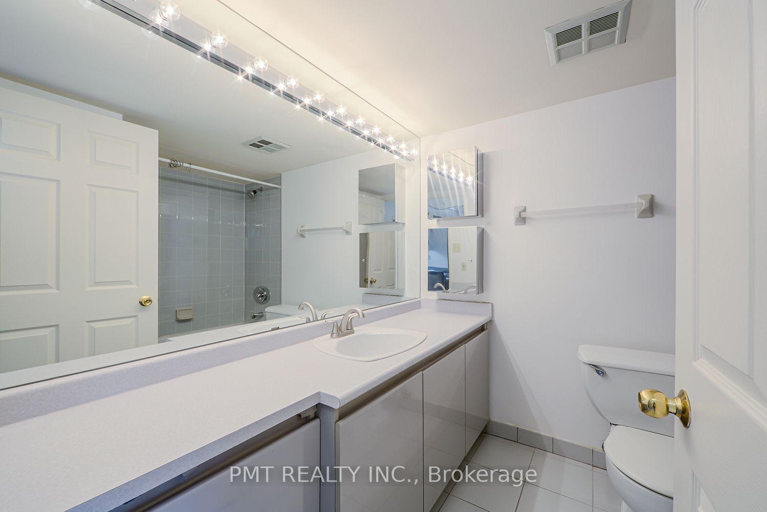 Photo 19 of Unit 1612, 736 Bay Street, Toronto, Bay Street Corridor — HOMEH