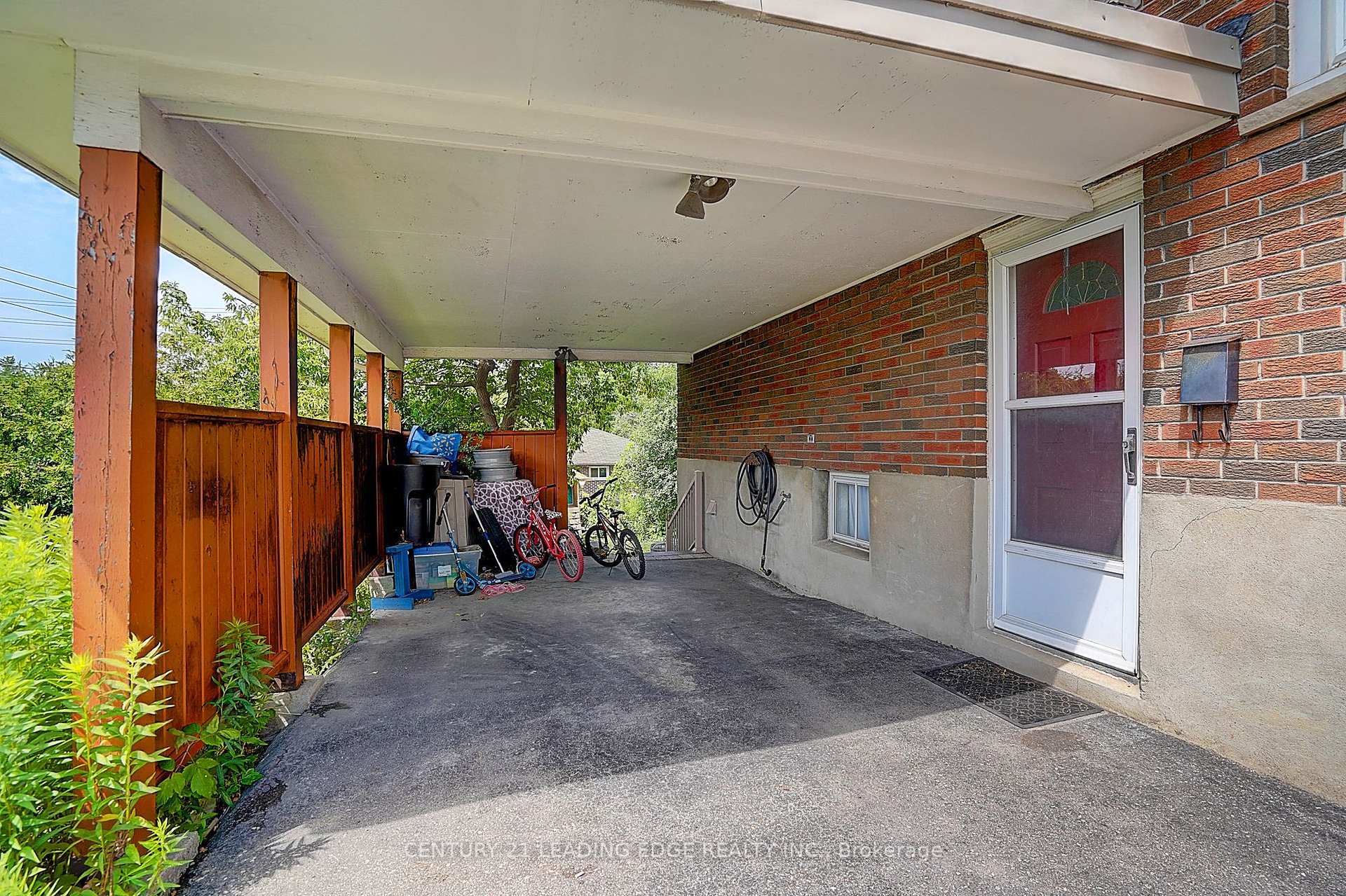 Photo 5 of 284 Dover Street, Oshawa, Eastdale — HOMEH