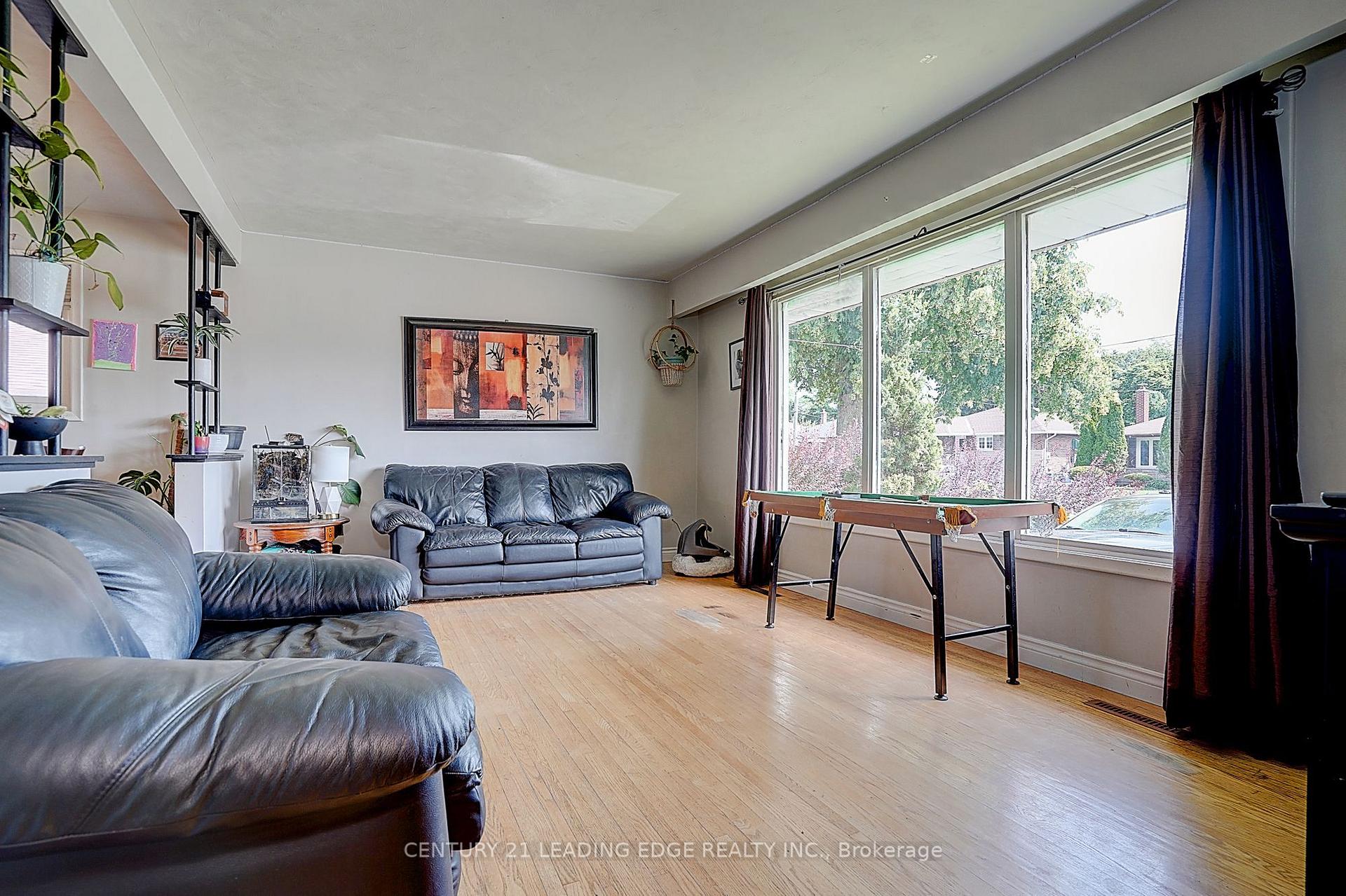 Photo 8 of 284 Dover Street, Oshawa, Eastdale — HOMEH