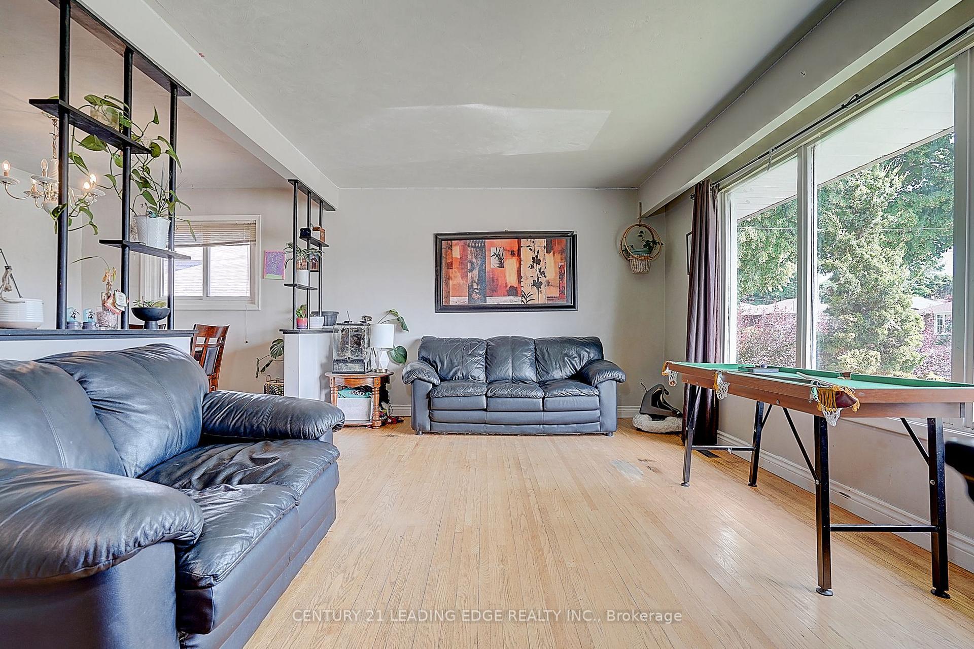 Photo 9 of 284 Dover Street, Oshawa, Eastdale — HOMEH
