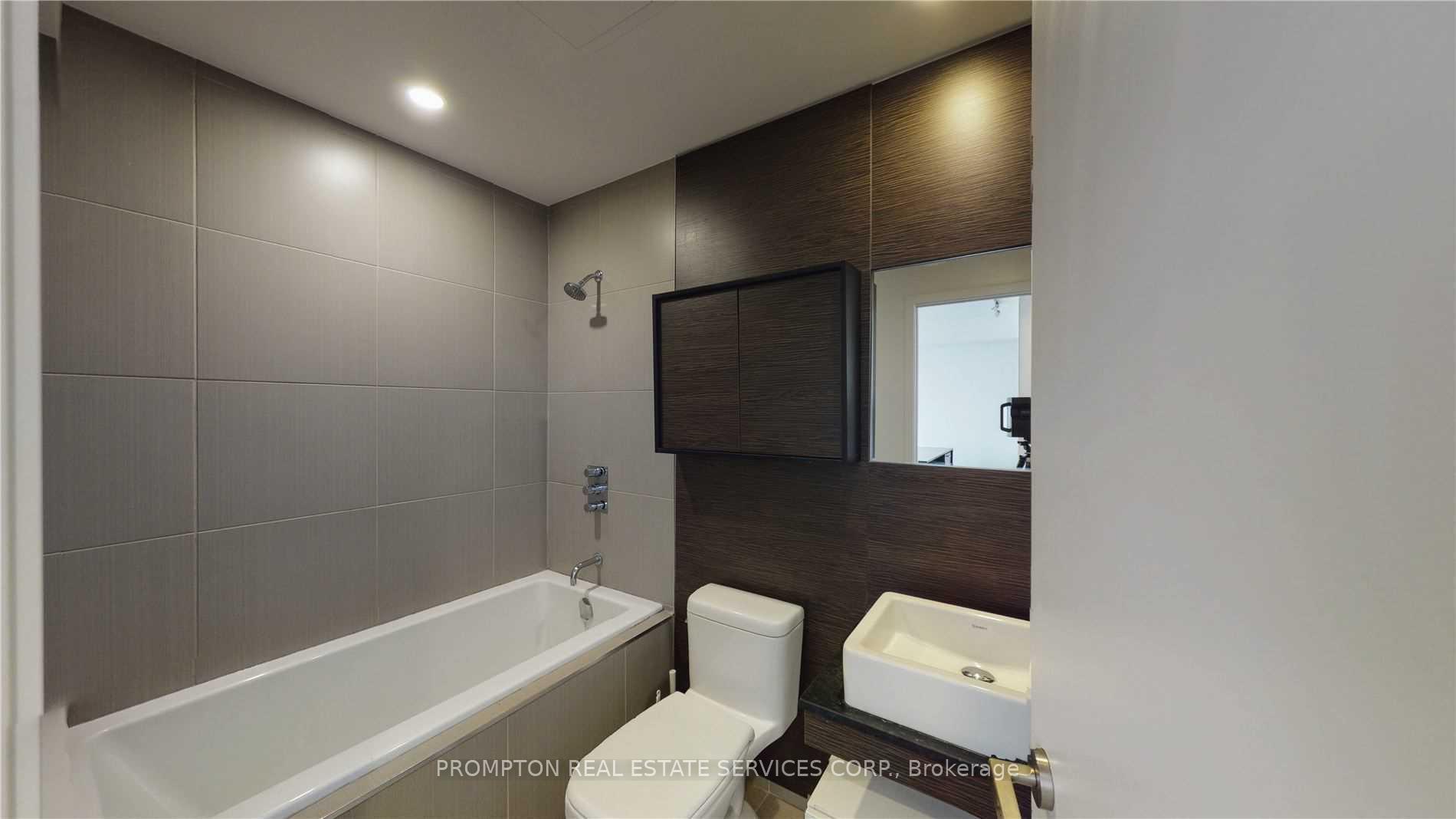 Photo 6 of Unit 3305, 75 St Nicholas Street, Toronto, Bay Street Corridor — HOMEH