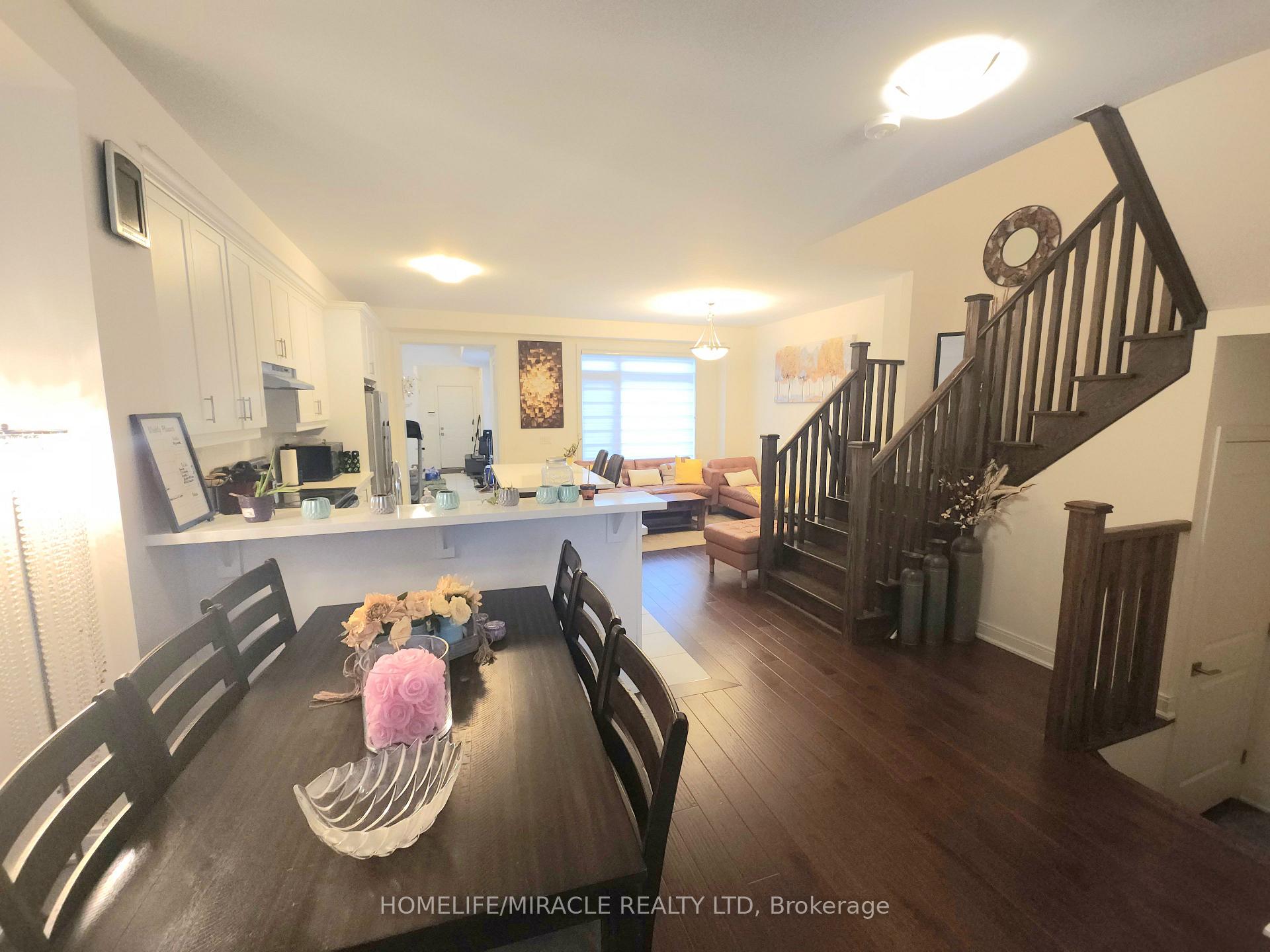 Photo 10 of 76 Pearman Crescent, Brampton, Northwest Brampton — HOMEH