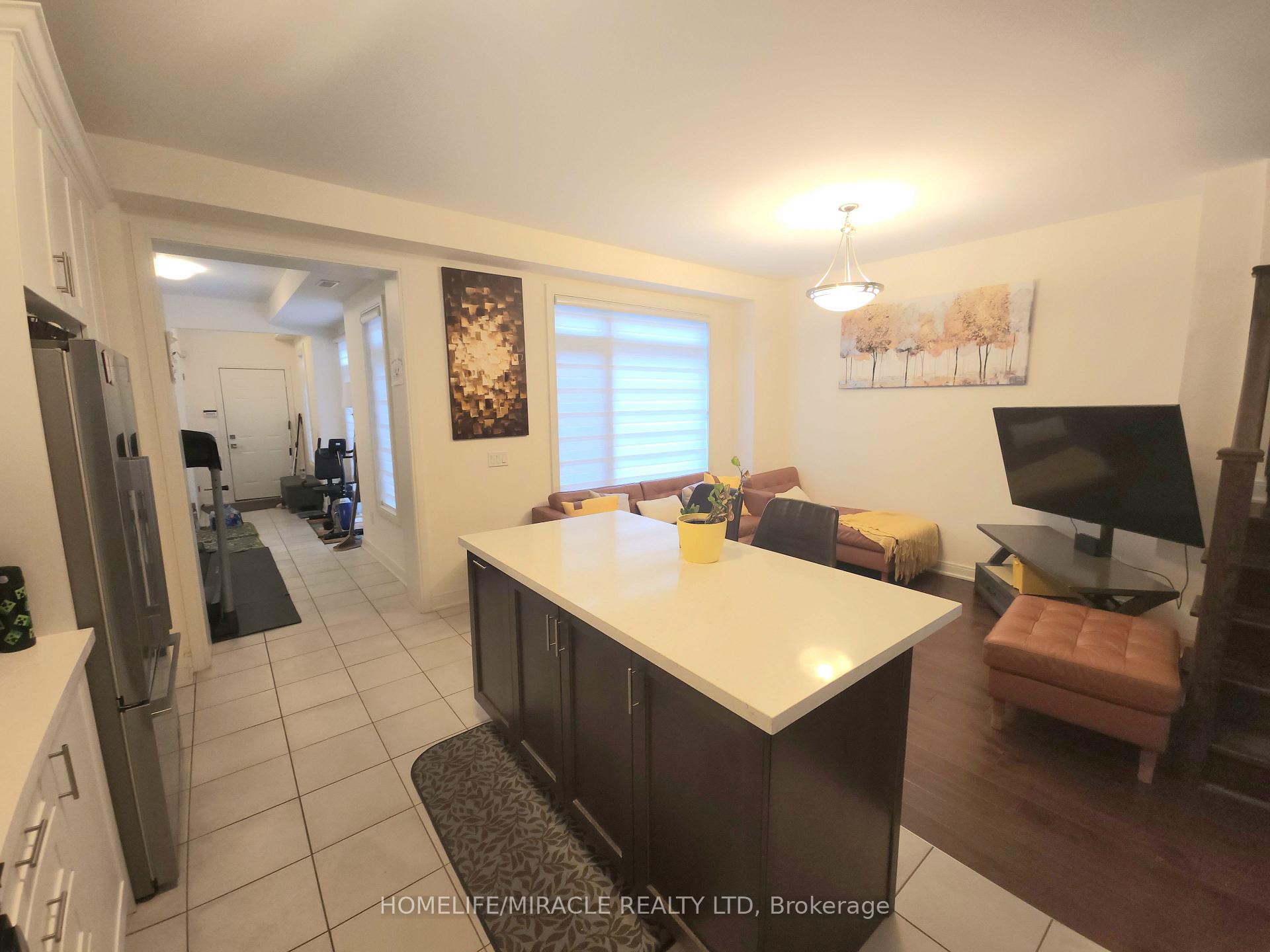 Photo 12 of 76 Pearman Crescent, Brampton, Northwest Brampton — HOMEH
