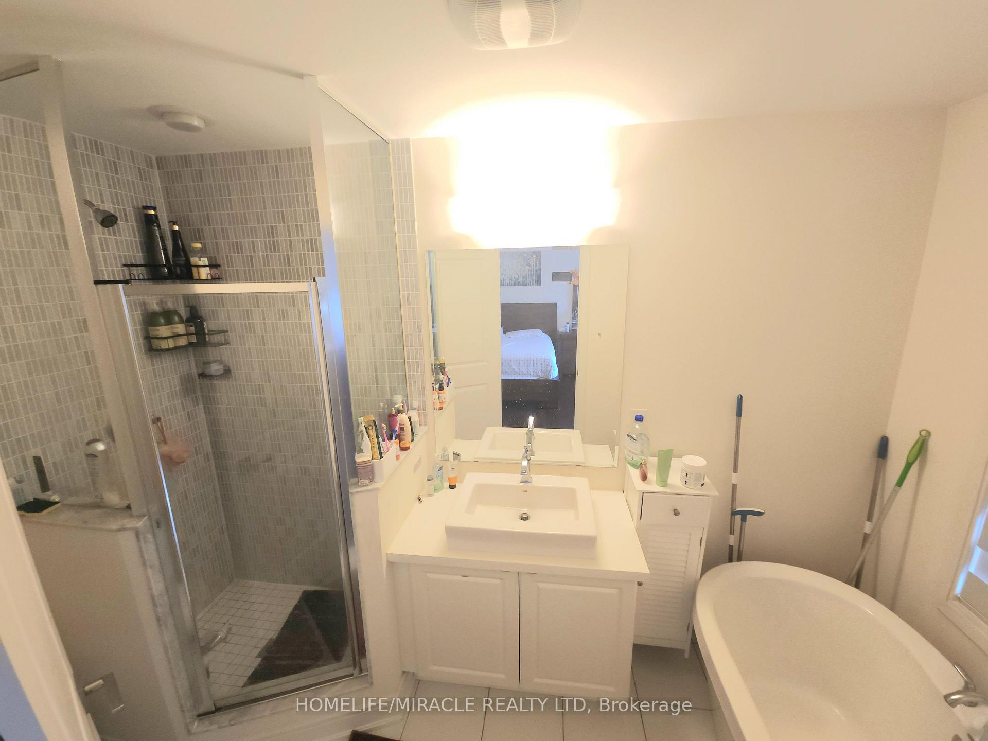 Photo 18 of 76 Pearman Crescent, Brampton, Northwest Brampton — HOMEH