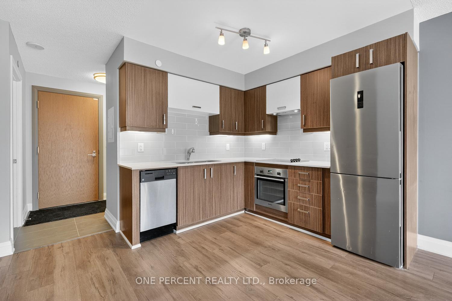 Photo 5 of Unit 705, 18 Uptown Drive, Markham, Unionville — HOMEH
