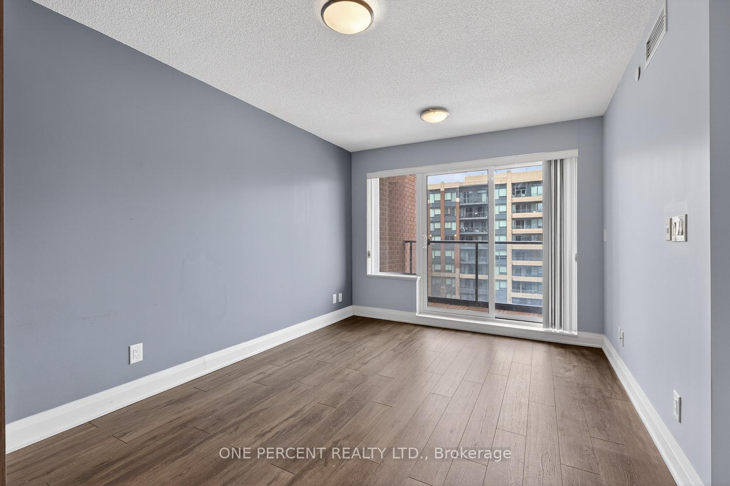 Photo 9 of Unit 705, 18 Uptown Drive, Markham, Unionville — HOMEH