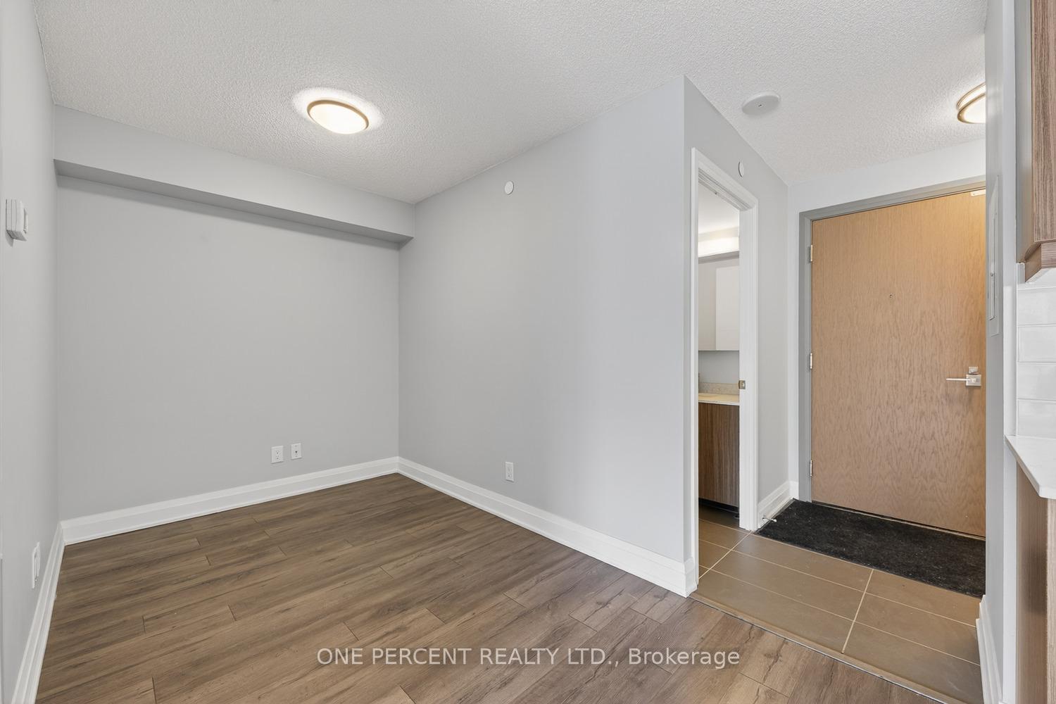 Photo 10 of Unit 705, 18 Uptown Drive, Markham, Unionville — HOMEH