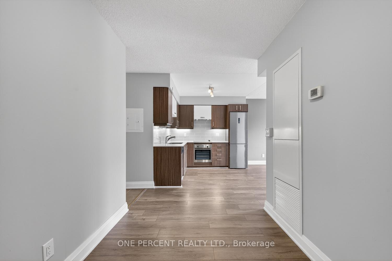Photo 12 of Unit 705, 18 Uptown Drive, Markham, Unionville — HOMEH