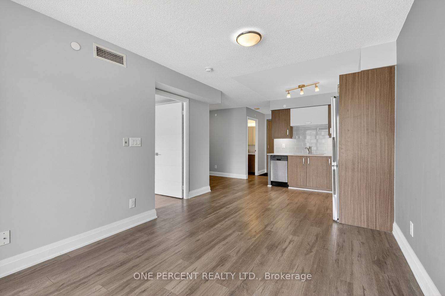 Photo 15 of Unit 705, 18 Uptown Drive, Markham, Unionville — HOMEH