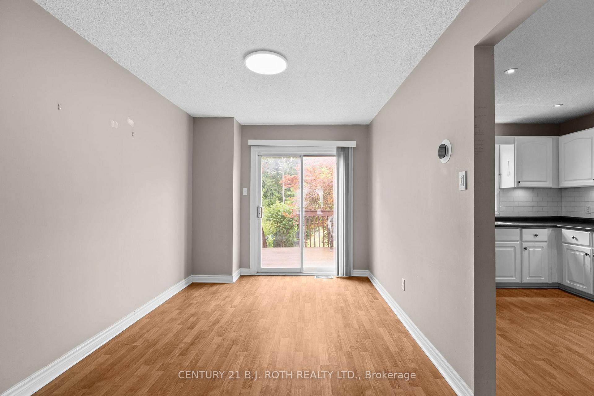 Photo 9 of 14 Innisfil Street, Barrie, Lakeshore — HOMEH