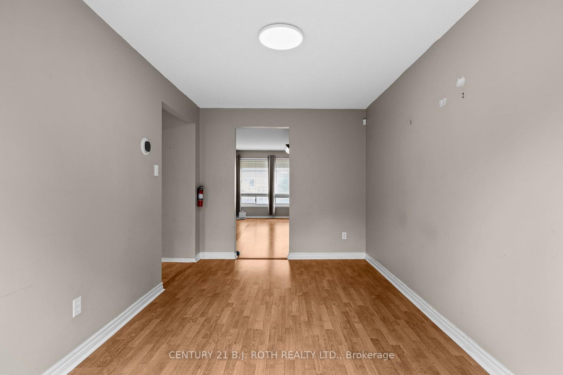 Photo 10 of 14 Innisfil Street, Barrie, Lakeshore — HOMEH