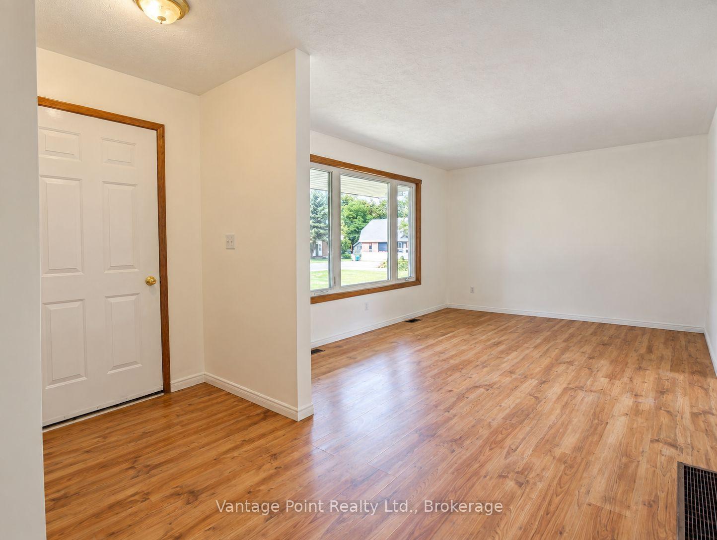 Photo 12 of 316041 6 Highway, Chatsworth — HOMEH