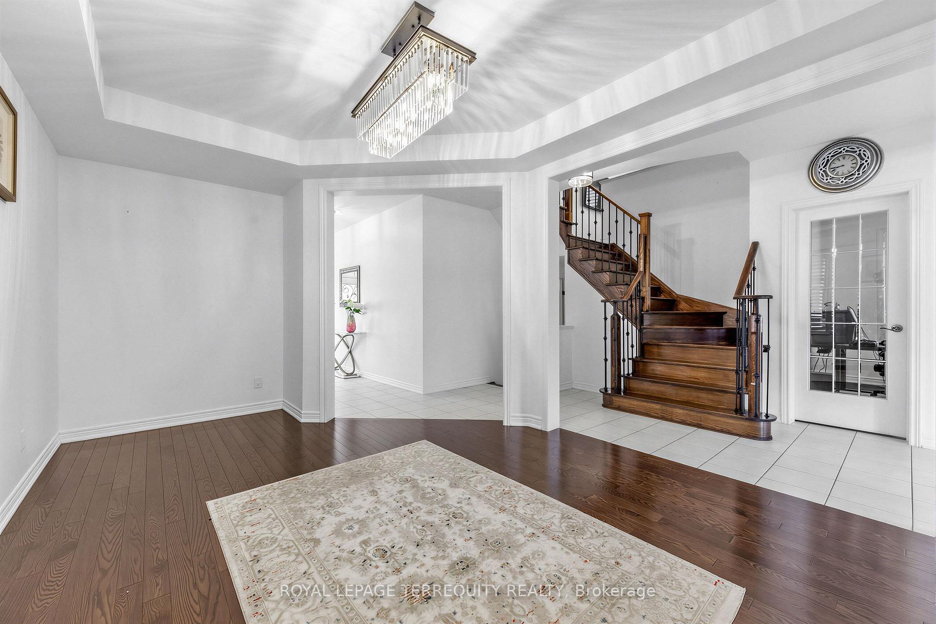 Photo 5 of 44 Headwind Boulevard, Vaughan, Vellore Village — HOMEH