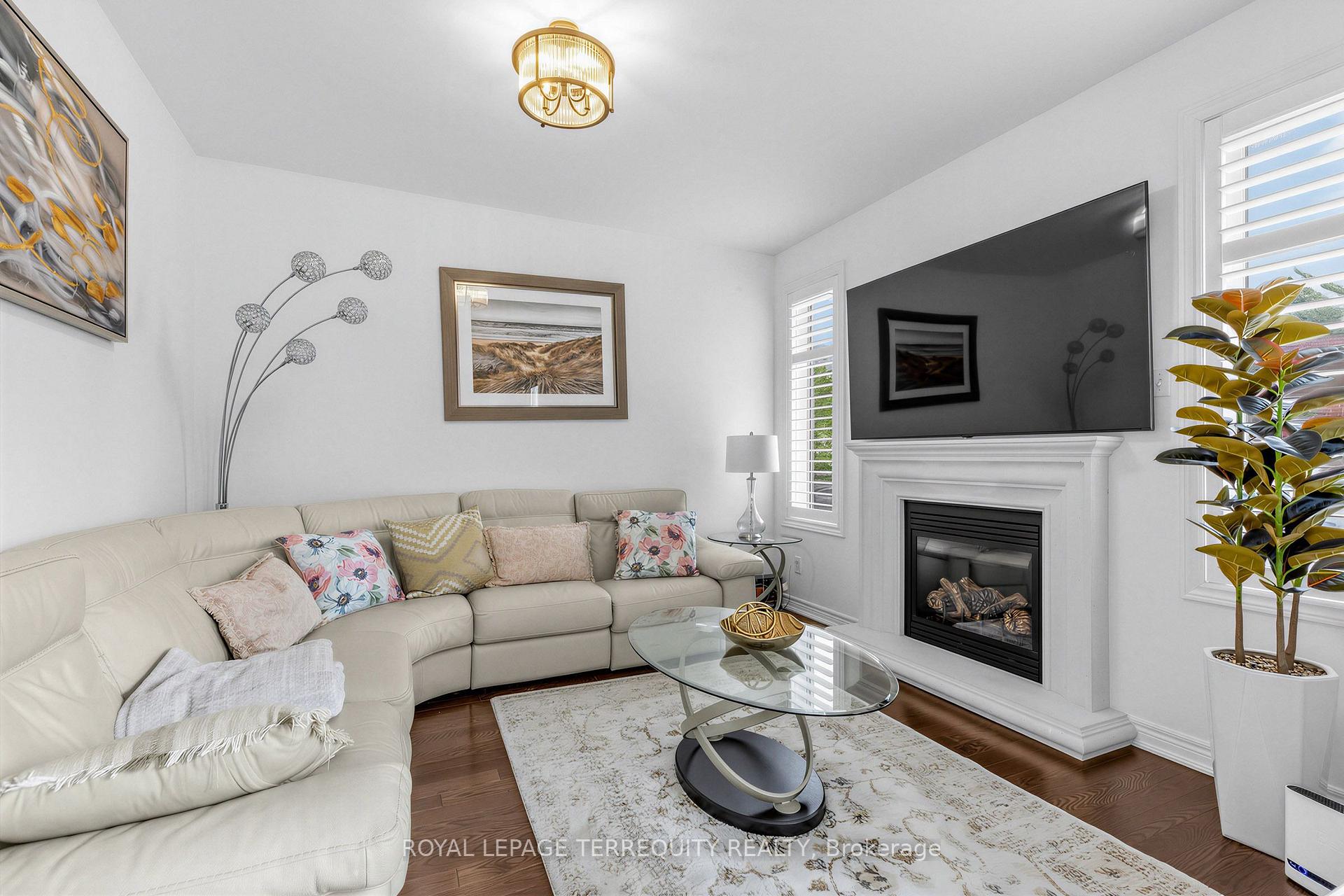 Photo 8 of 44 Headwind Boulevard, Vaughan, Vellore Village — HOMEH