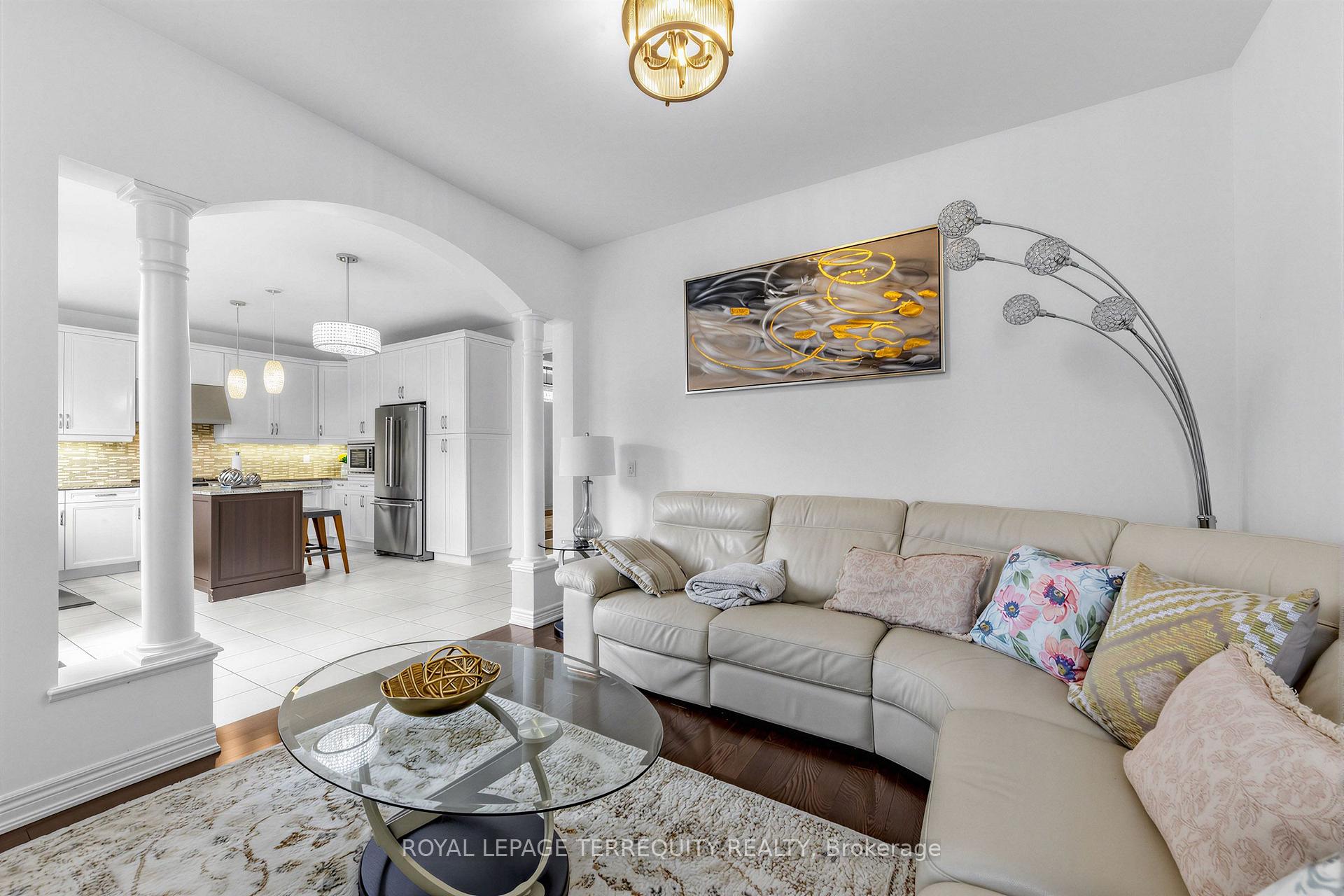 Photo 9 of 44 Headwind Boulevard, Vaughan, Vellore Village — HOMEH