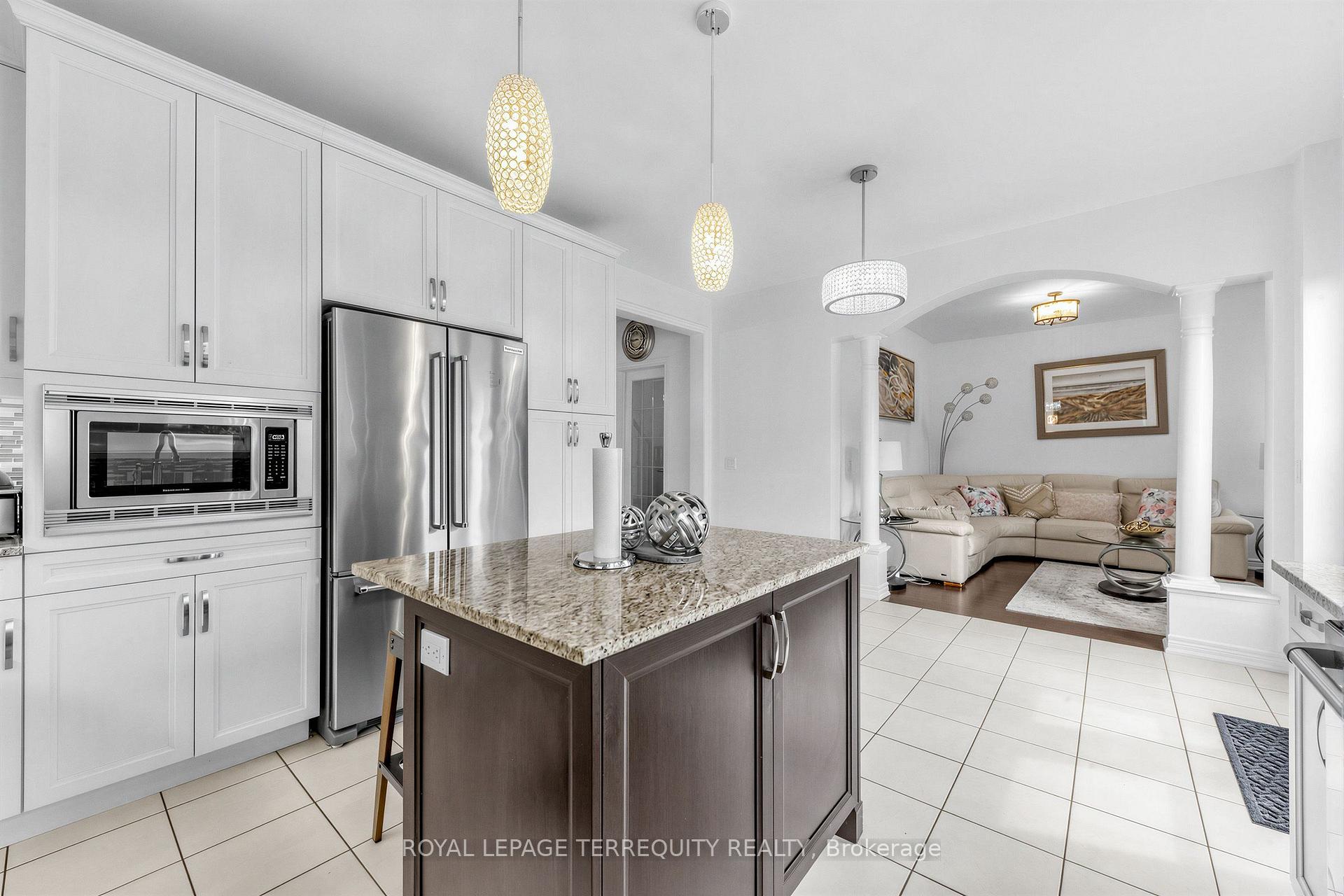 Photo 11 of 44 Headwind Boulevard, Vaughan, Vellore Village — HOMEH
