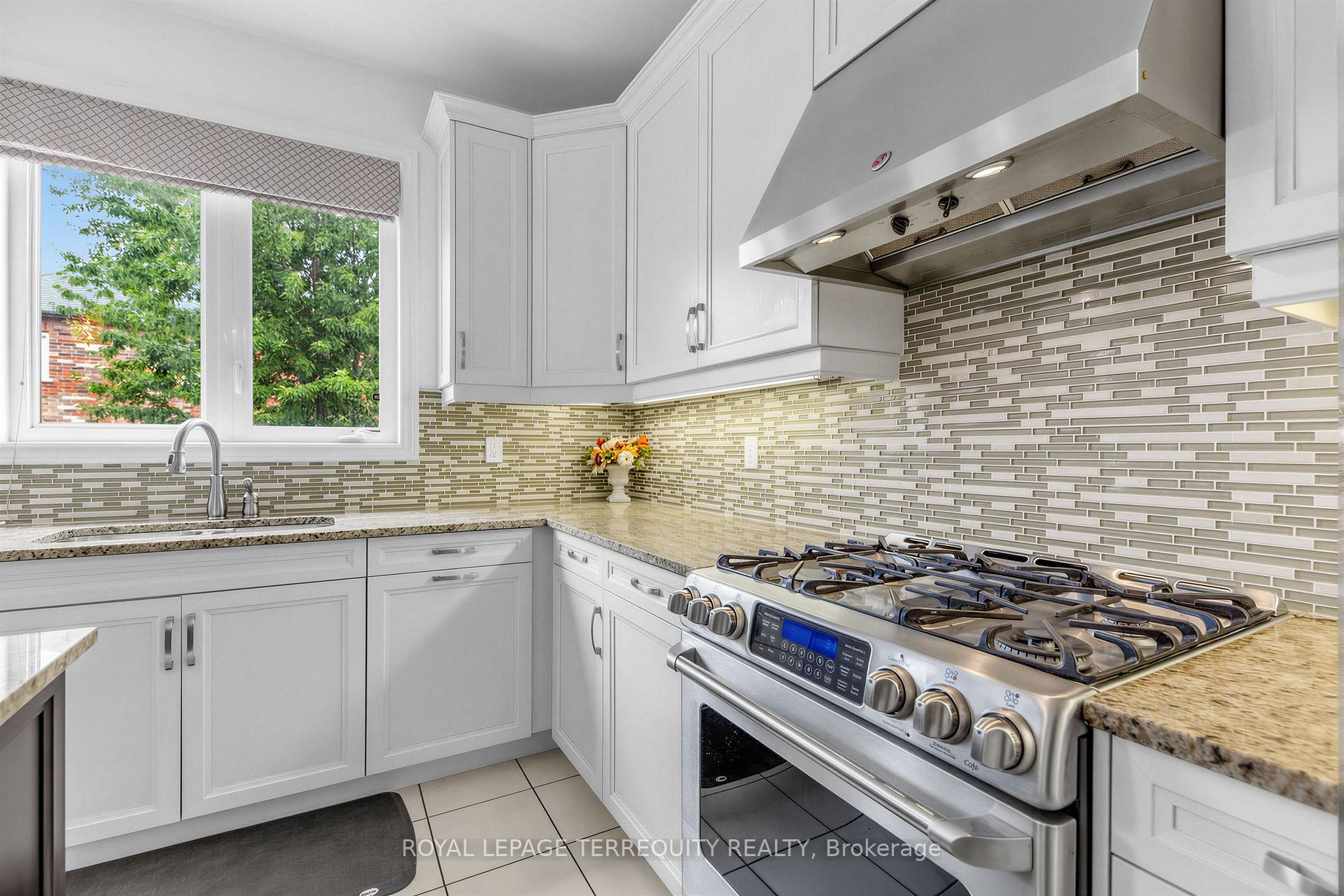 Photo 12 of 44 Headwind Boulevard, Vaughan, Vellore Village — HOMEH