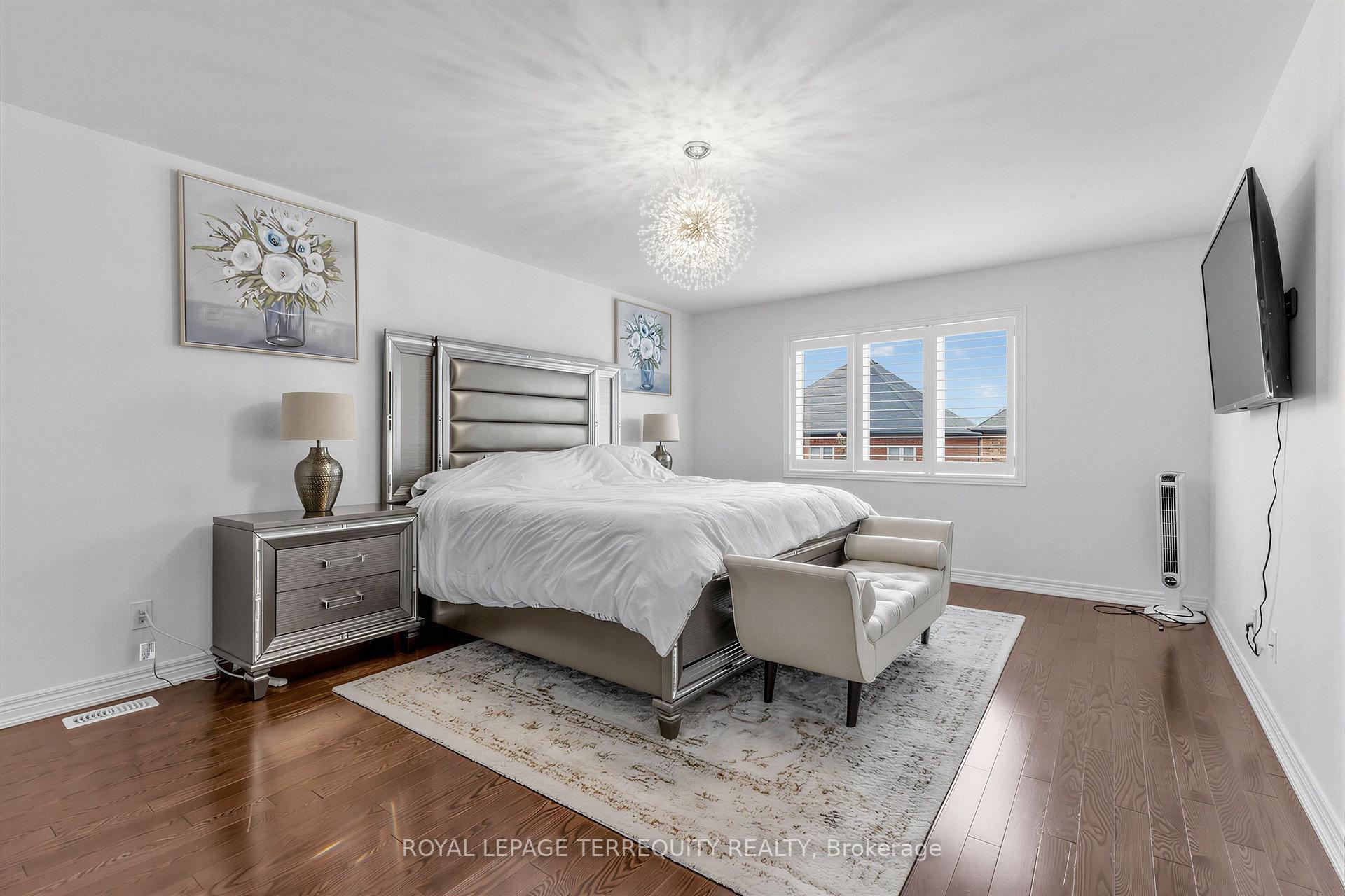 Photo 16 of 44 Headwind Boulevard, Vaughan, Vellore Village — HOMEH