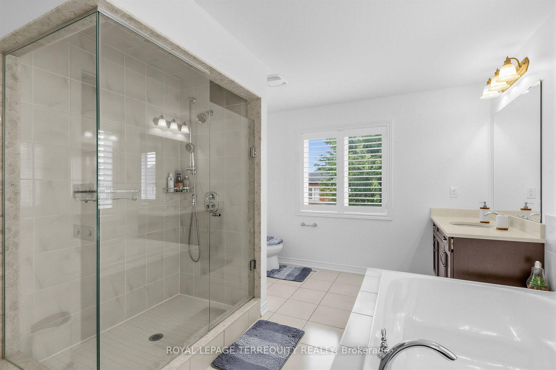 Photo 18 of 44 Headwind Boulevard, Vaughan, Vellore Village — HOMEH
