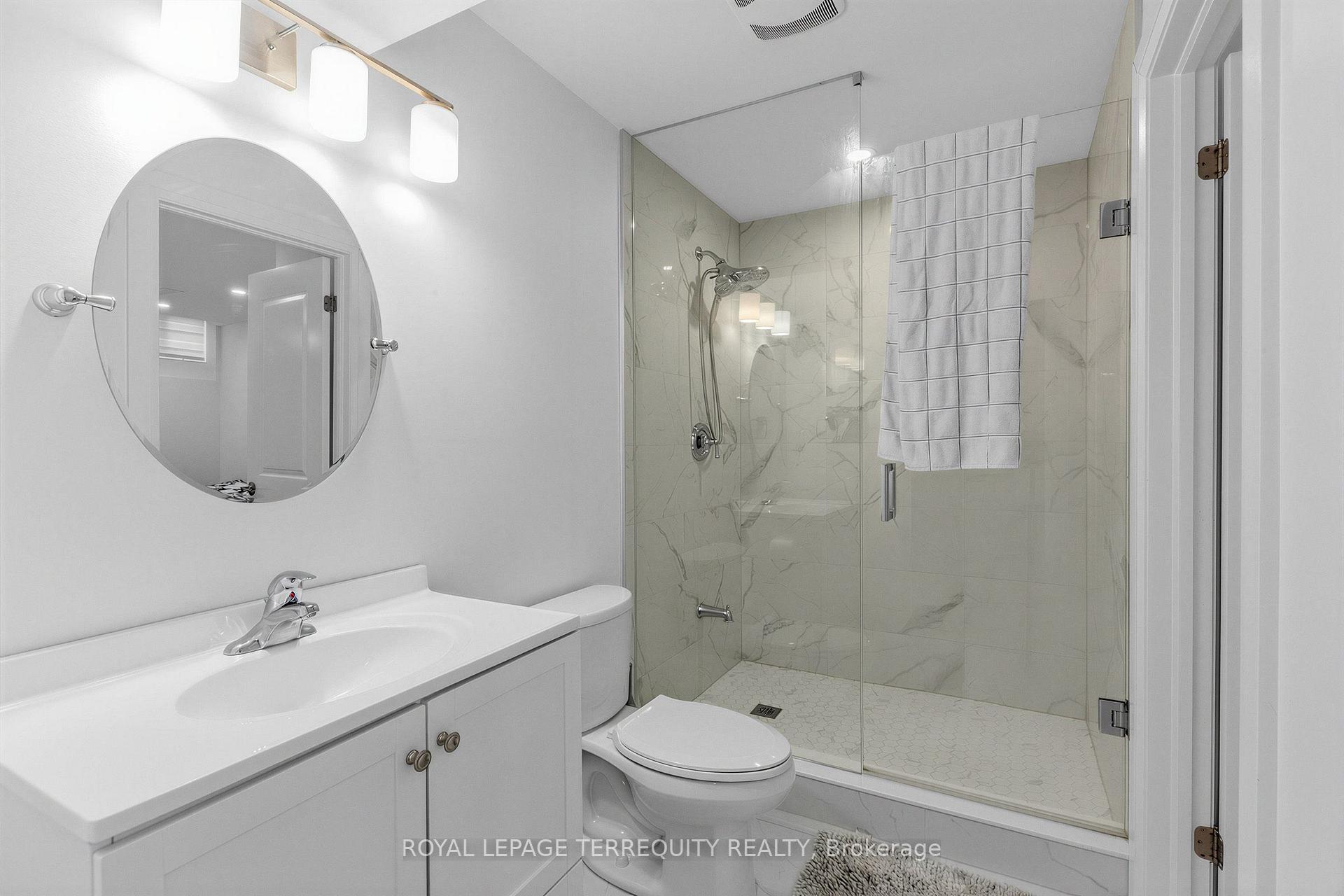 Photo 32 of 44 Headwind Boulevard, Vaughan, Vellore Village — HOMEH