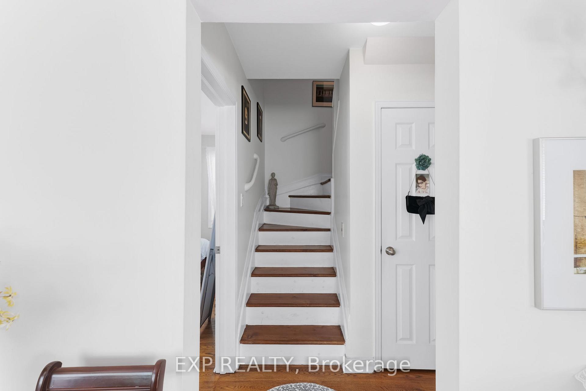Photo 18 of 79 Shaver Avenue N, Etobicoke, Islington-City Centre West — HOMEH