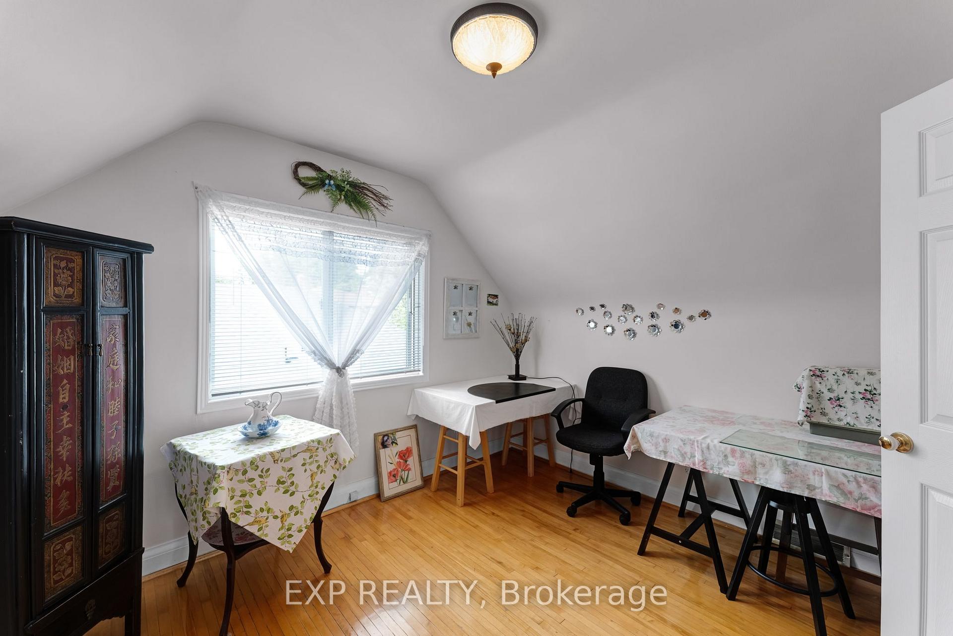 Photo 24 of 79 Shaver Avenue N, Etobicoke, Islington-City Centre West — HOMEH