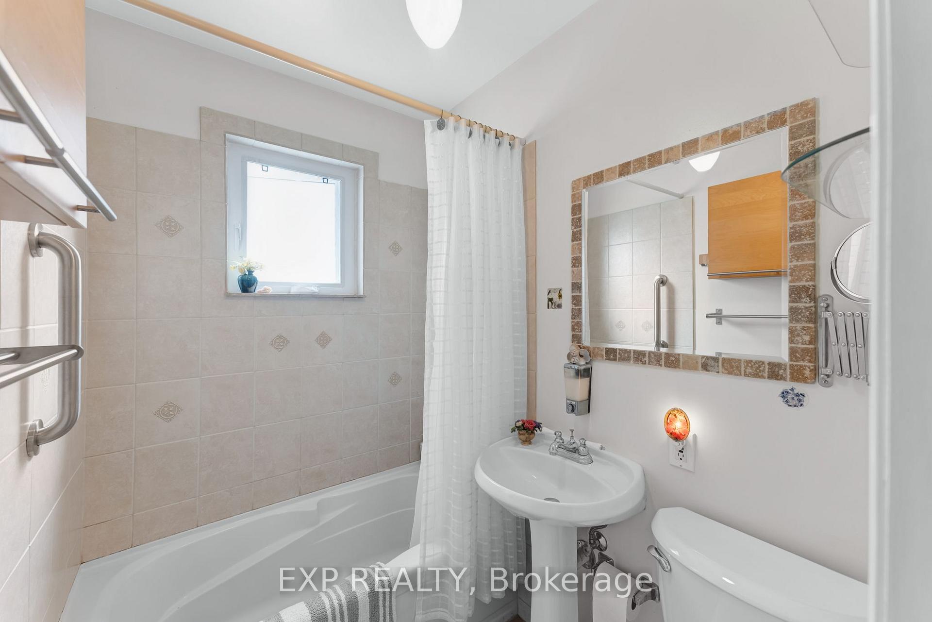Photo 26 of 79 Shaver Avenue N, Etobicoke, Islington-City Centre West — HOMEH