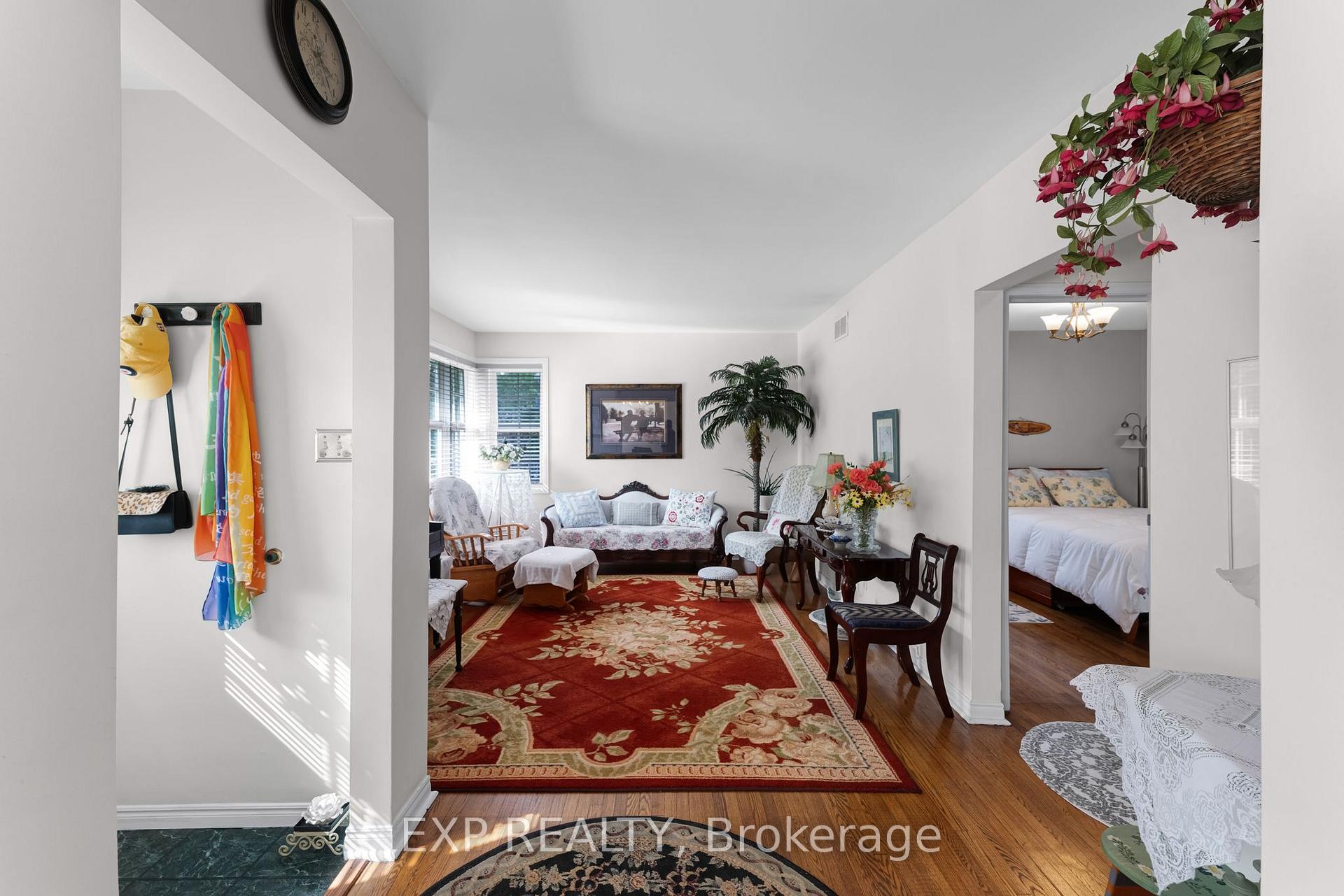 Photo 42 of 79 Shaver Avenue N, Etobicoke, Islington-City Centre West — HOMEH