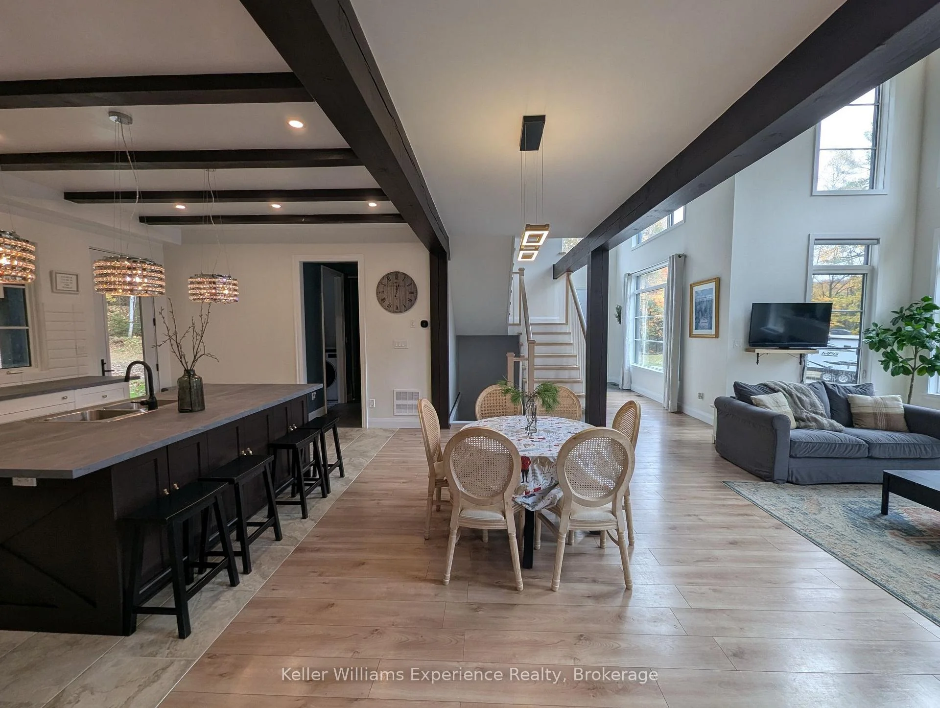 Photo 5 of 1739 Fraserburg Road, Bracebridge, Draper — HOMEH