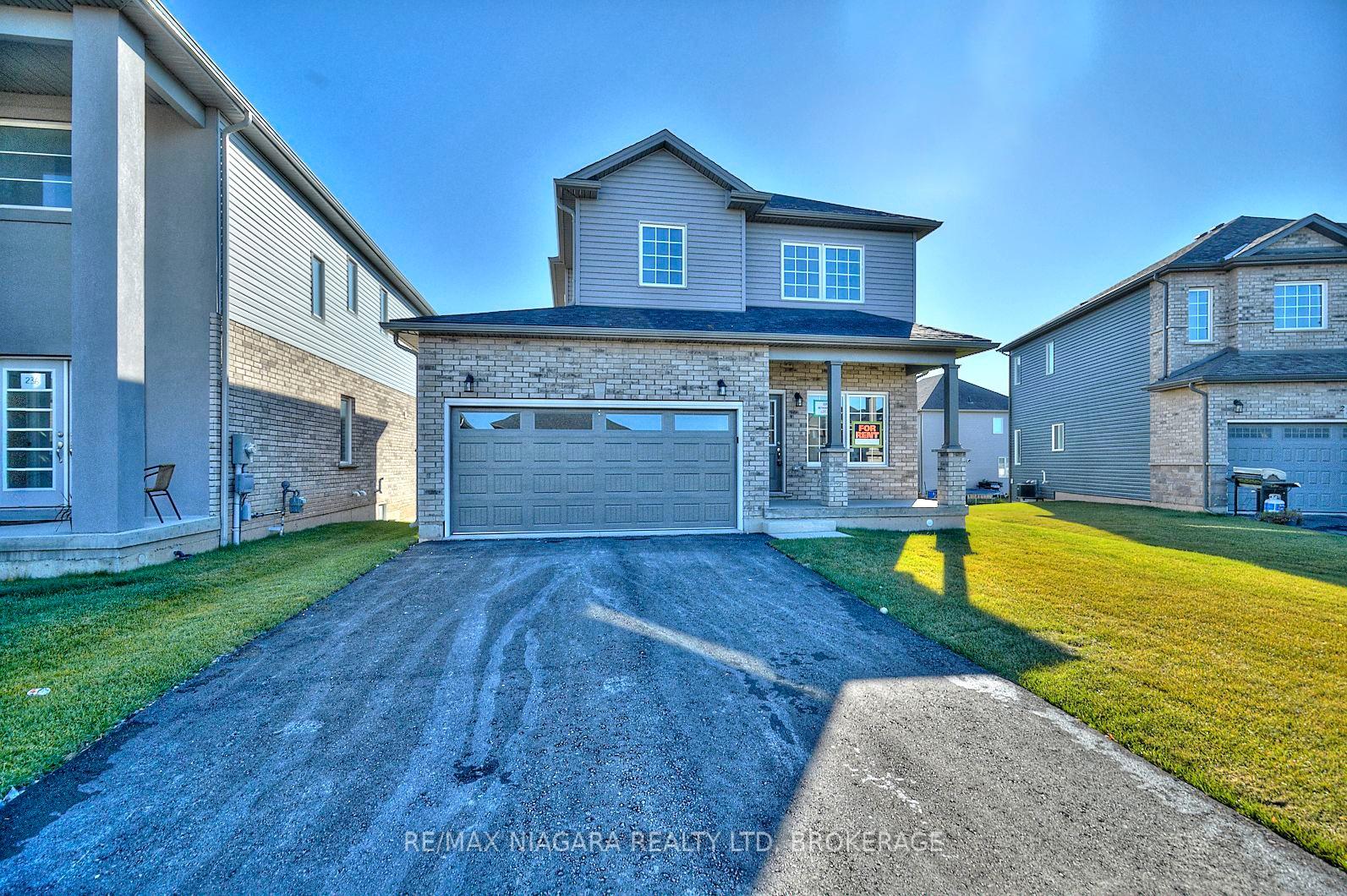 Photo 2 of 226 Bethune Avenue, Welland, Lincoln/Crowland — HOMEH