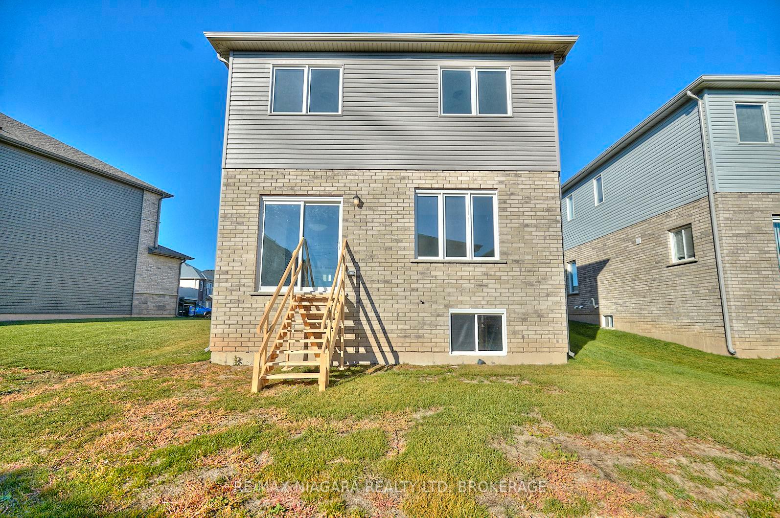 Photo 4 of 226 Bethune Avenue, Welland, Lincoln/Crowland — HOMEH