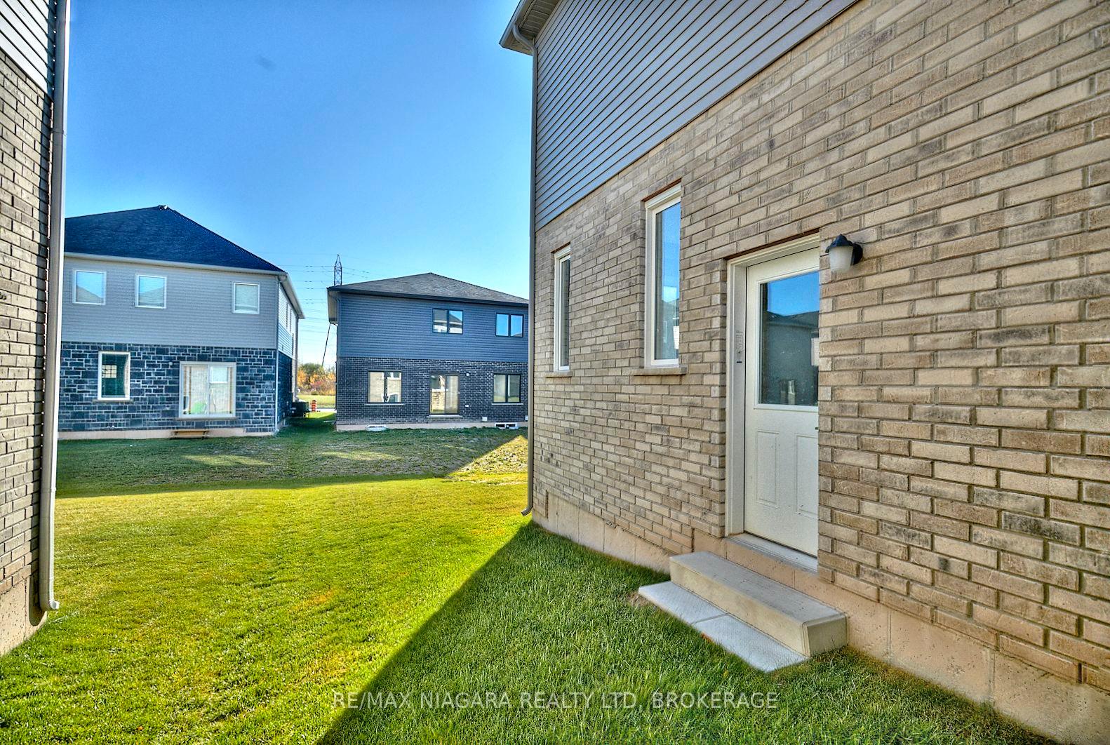 Photo 5 of 226 Bethune Avenue, Welland, Lincoln/Crowland — HOMEH