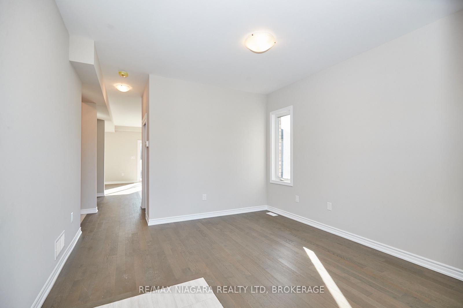 Photo 6 of 226 Bethune Avenue, Welland, Lincoln/Crowland — HOMEH