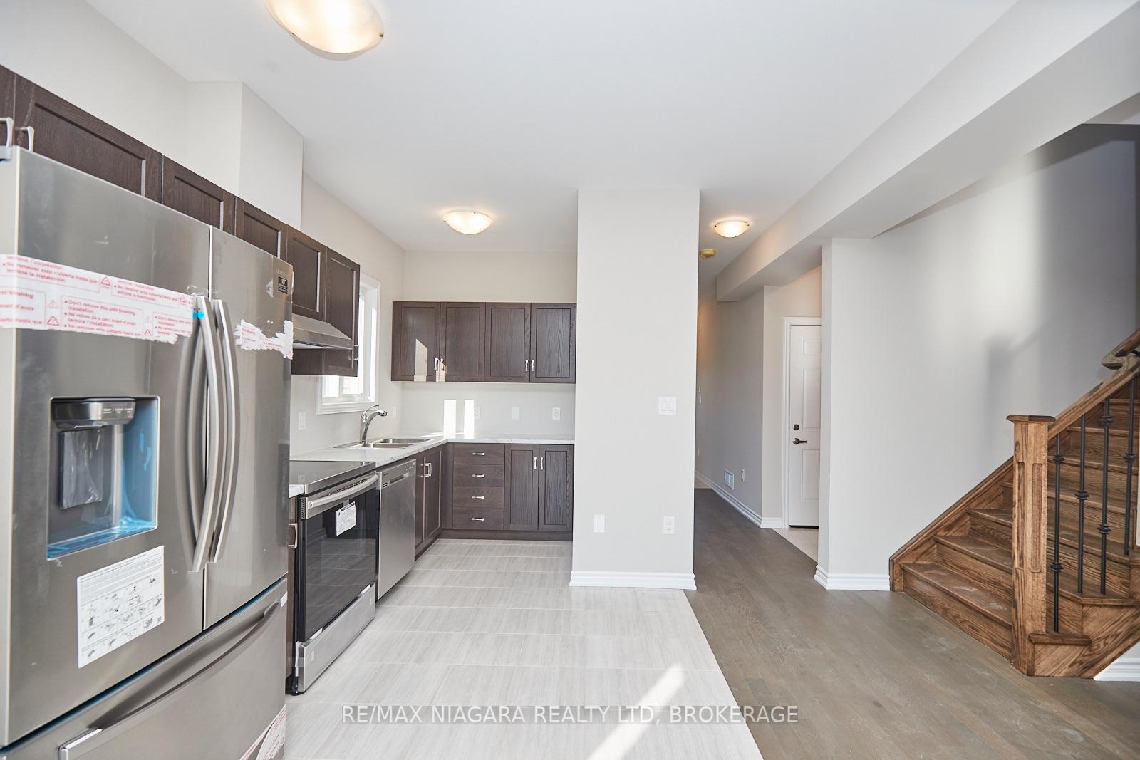 Photo 10 of 226 Bethune Avenue, Welland, Lincoln/Crowland — HOMEH