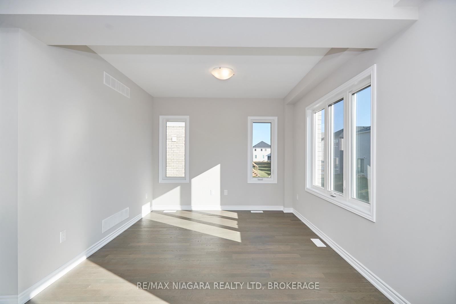 Photo 11 of 226 Bethune Avenue, Welland, Lincoln/Crowland — HOMEH