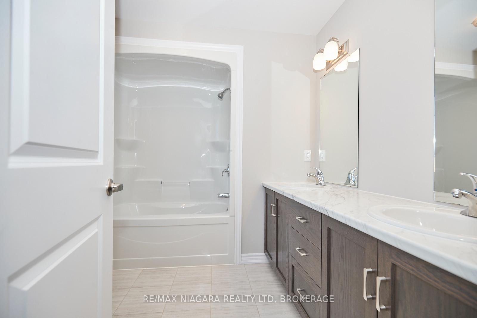 Photo 17 of 226 Bethune Avenue, Welland, Lincoln/Crowland — HOMEH