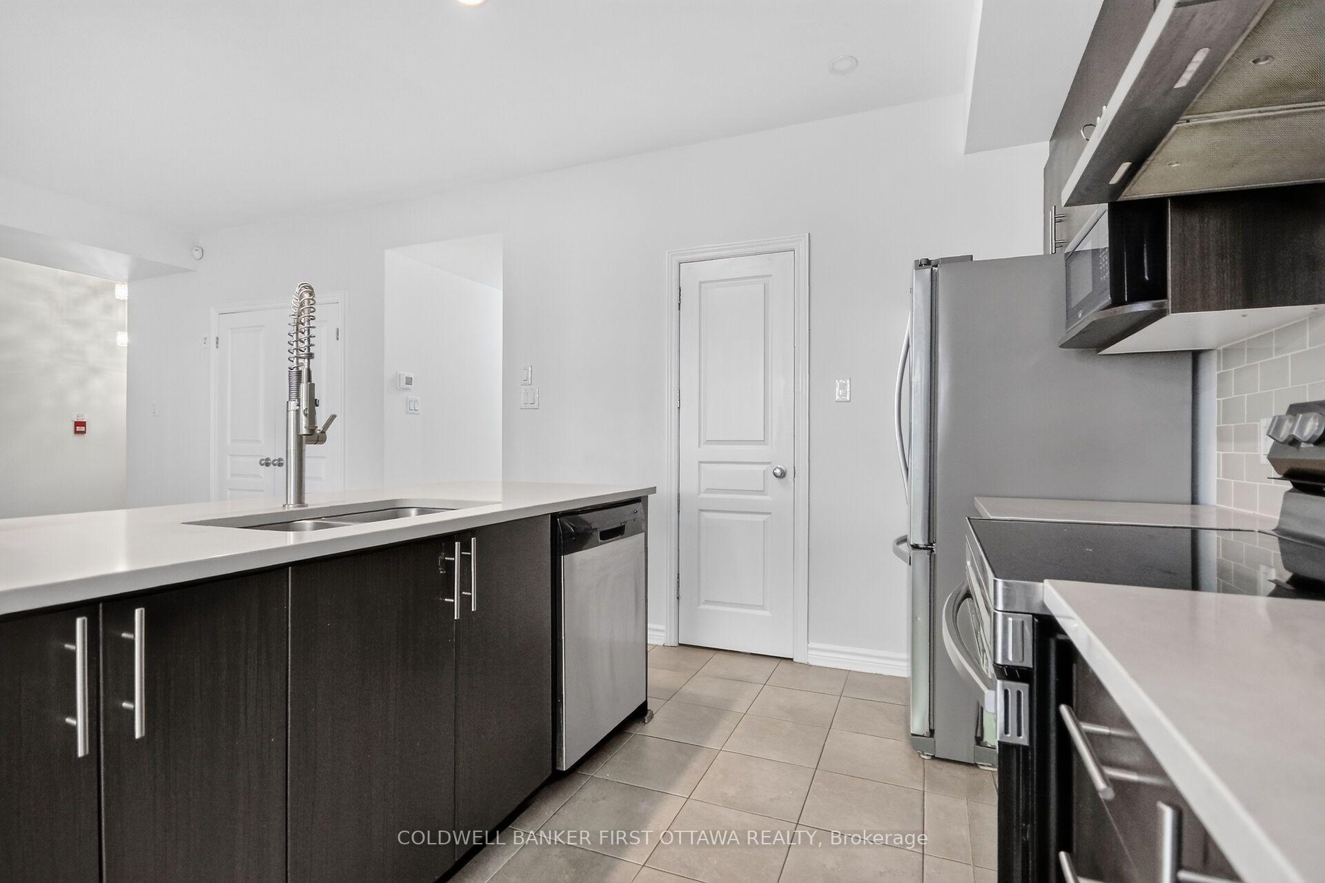 Photo 14 of Unit B, 55 Tayside Private, Ottawa, Barrhaven - Longfields — HOMEH