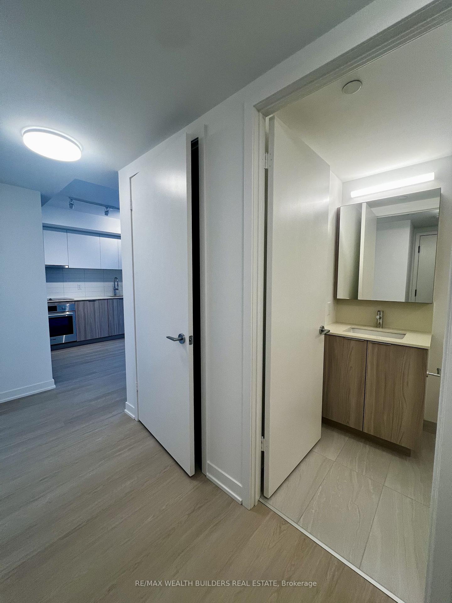 Photo 5 of Unit 2205, 15 David Salomon Drive, Toronto, Flemingdon Park — HOMEH