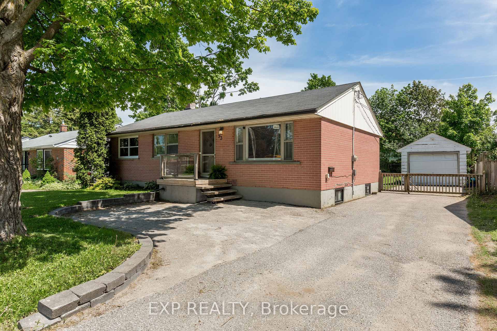 Photo 2 of 93 North Street W, Orillia — HOMEH