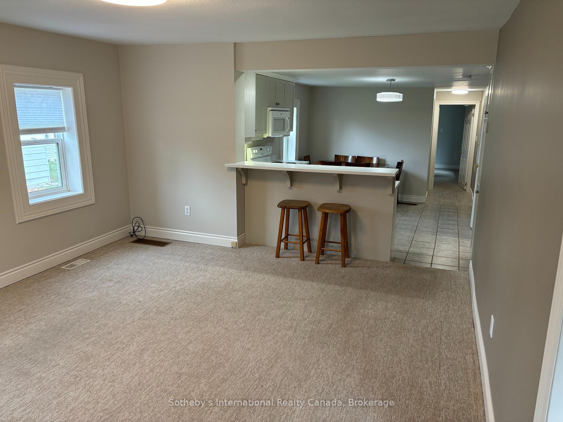 Photo 3 of 303 Oak Street, Collingwood — HOMEH